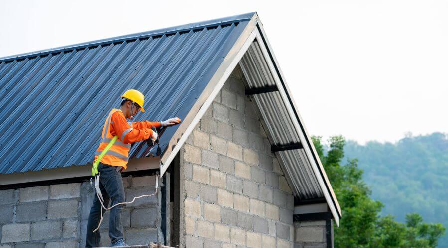 Professional gutter cleaning in Enid, MS